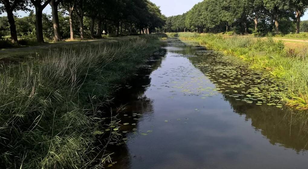 Cycling along the Nordhorn-Almelo Canal